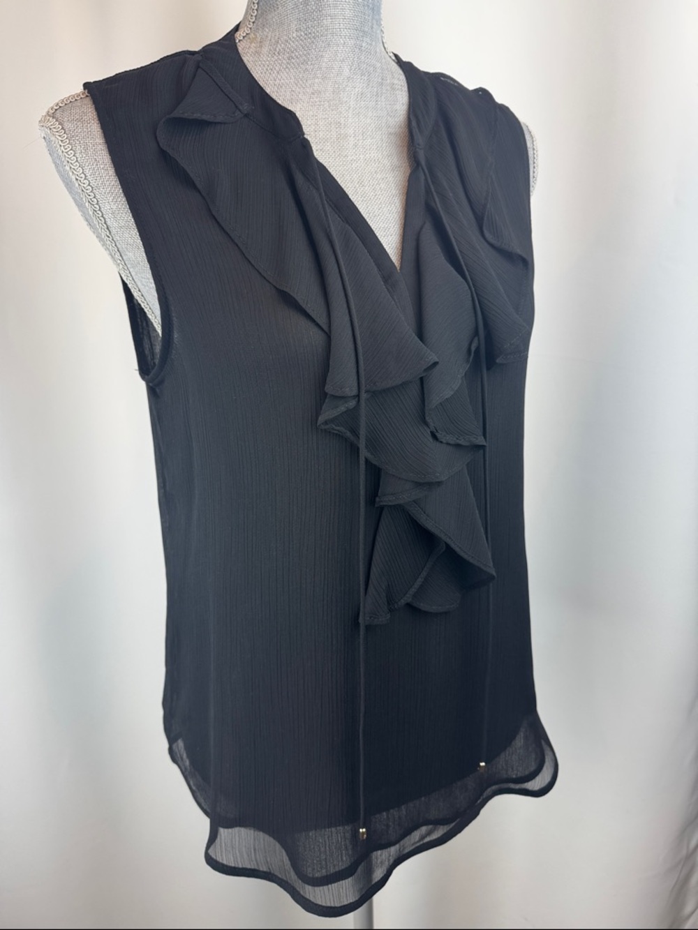 Tommy Hilfiger Black Sleeveless Ruffle V-Neck Blouse Size-Medium